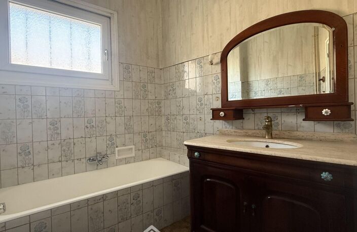 Maison de ville - 216m² - Neuville-de-Poitou — photo 5
