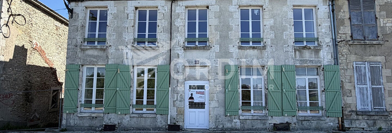 Immeuble  305 m² à vendre à La Charité-sur-Loire (58400)