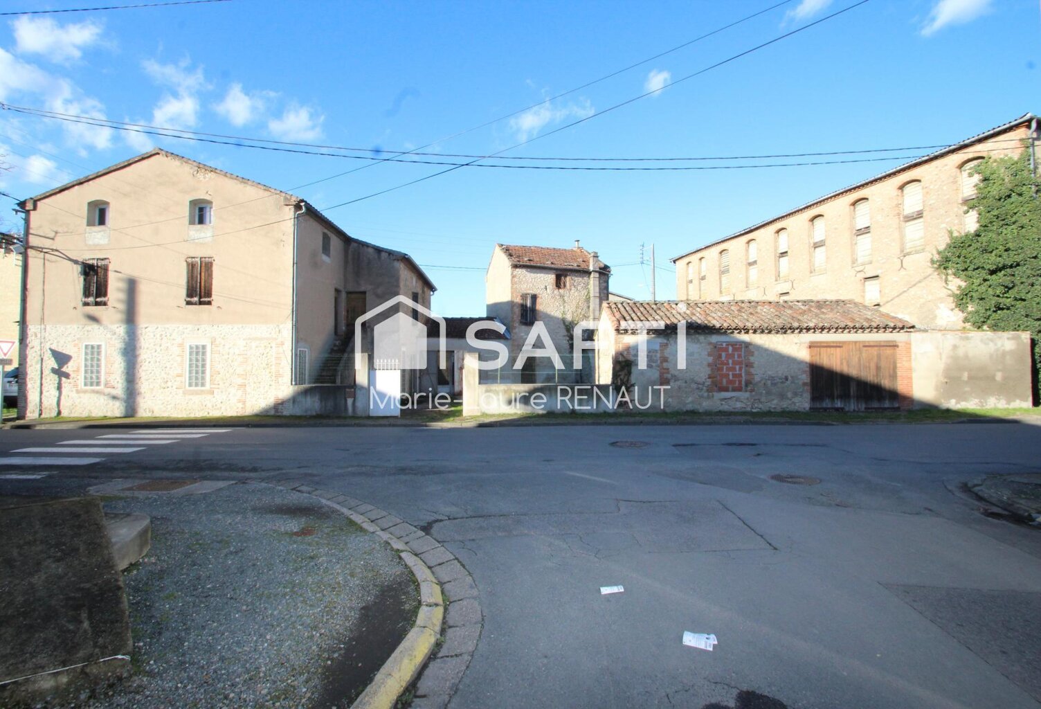 Bâtiment historique à fort potentiel d'investissement — photo 1