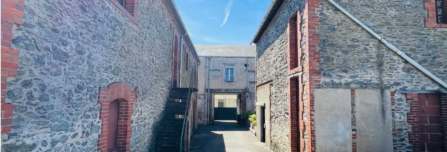 Immeuble  640 m² à vendre à Lys-Haut-Layon (49310)