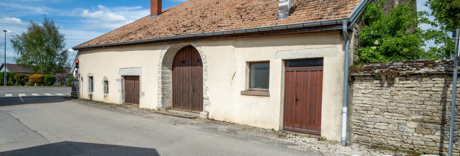 Maison 7 Pièces 156 m² à vendre à La Tour-de-Sçay (25640)
