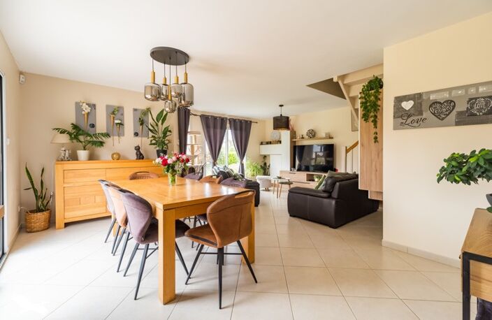 Contemporaine de 6 pièces principales — photo 2