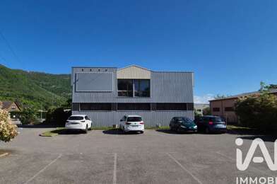 Commerce  1075000 €