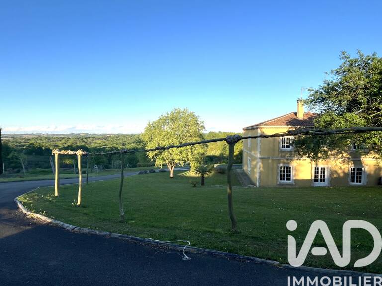 Vente Maison/villa 8 pièces — photo 1