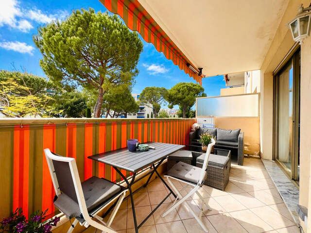 CAGNES SUR MER - 2 pièces 50 m2 avec terrasse et parking privatif — photo du bien