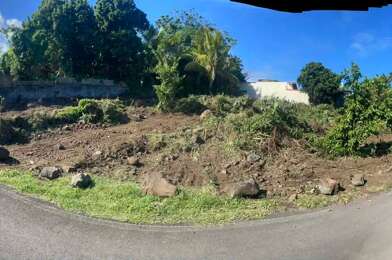 Terrain  239000 €