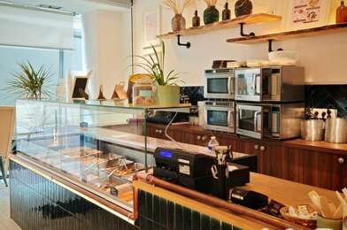 Commerce  84000 €