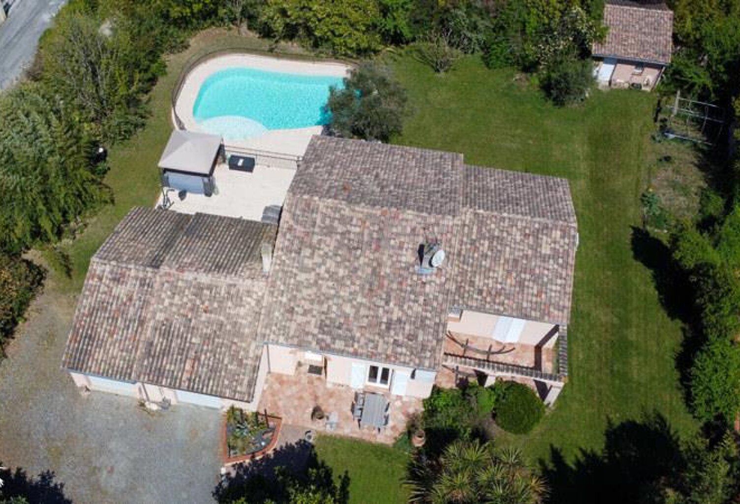 Villa de 4 pièces principales — photo 1