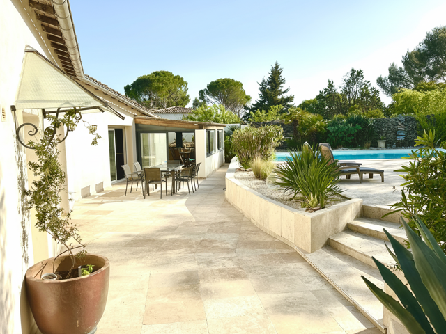 Superbe villa avec piscine au calme dans quartier recherché de NIMES — photo du bien