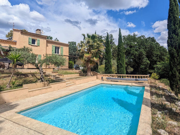 Entre Castillon du Gard et Remoulins, une villa 4 chambres + bureau qui cache bien son jeu.... — photo 1