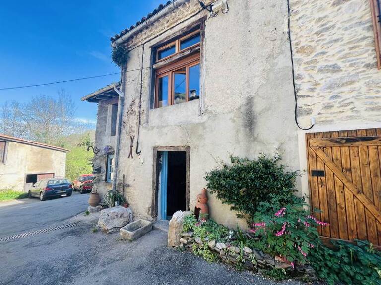 Maison en pierre de 4 pièces principales — photo 1