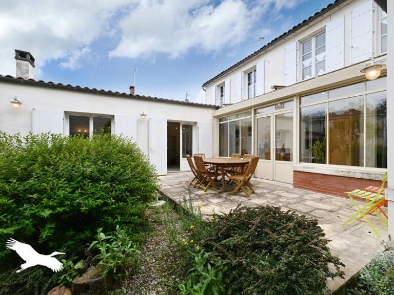 Maison en pierre de 6 pièces principales — photo 1