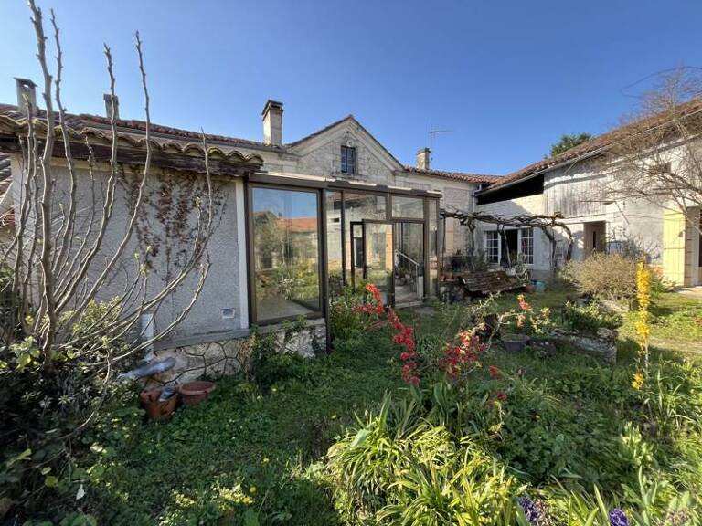 Maison en pierre de 5 pièces principales — photo 1