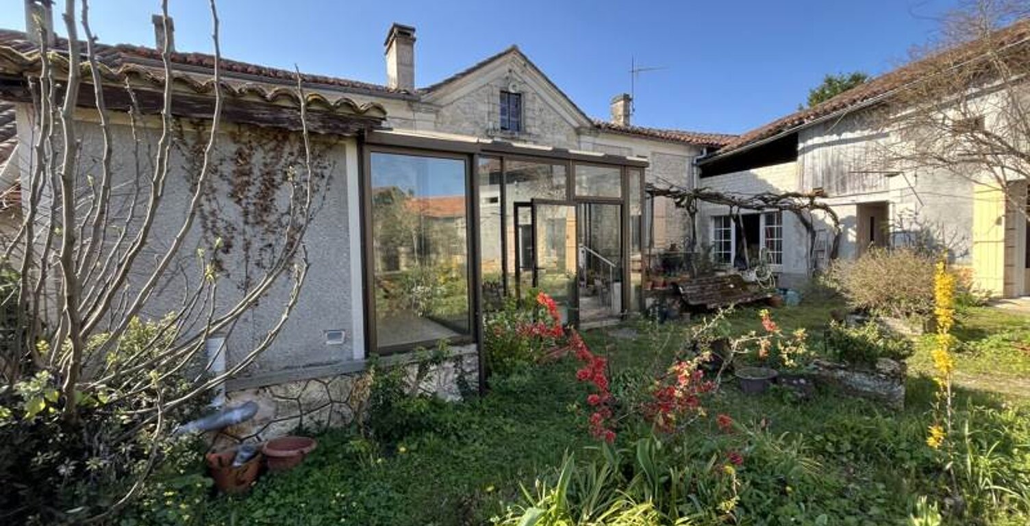Maison en pierre de 5 pièces principales — photo 1