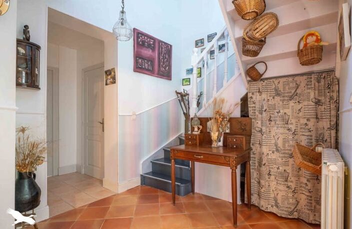 Vente maison 7 pièces 250 m² Jonzac (17500) — photo 2