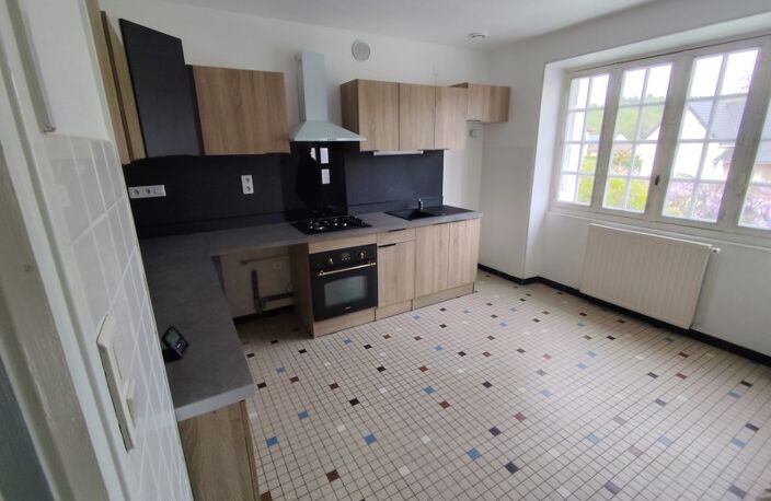 Maison en pierre de 5 pièces principales — photo 2