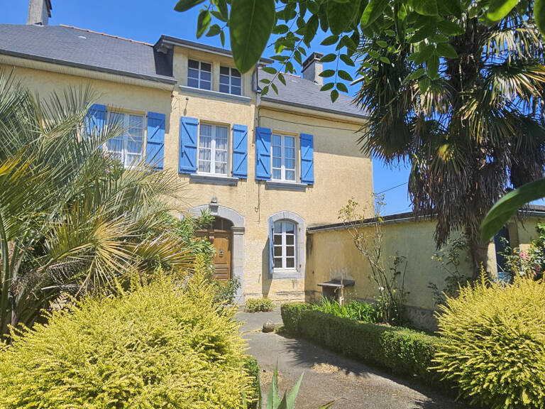 MAISON DE VILLAGES AVEC SES DEPENDANCES — photo 1