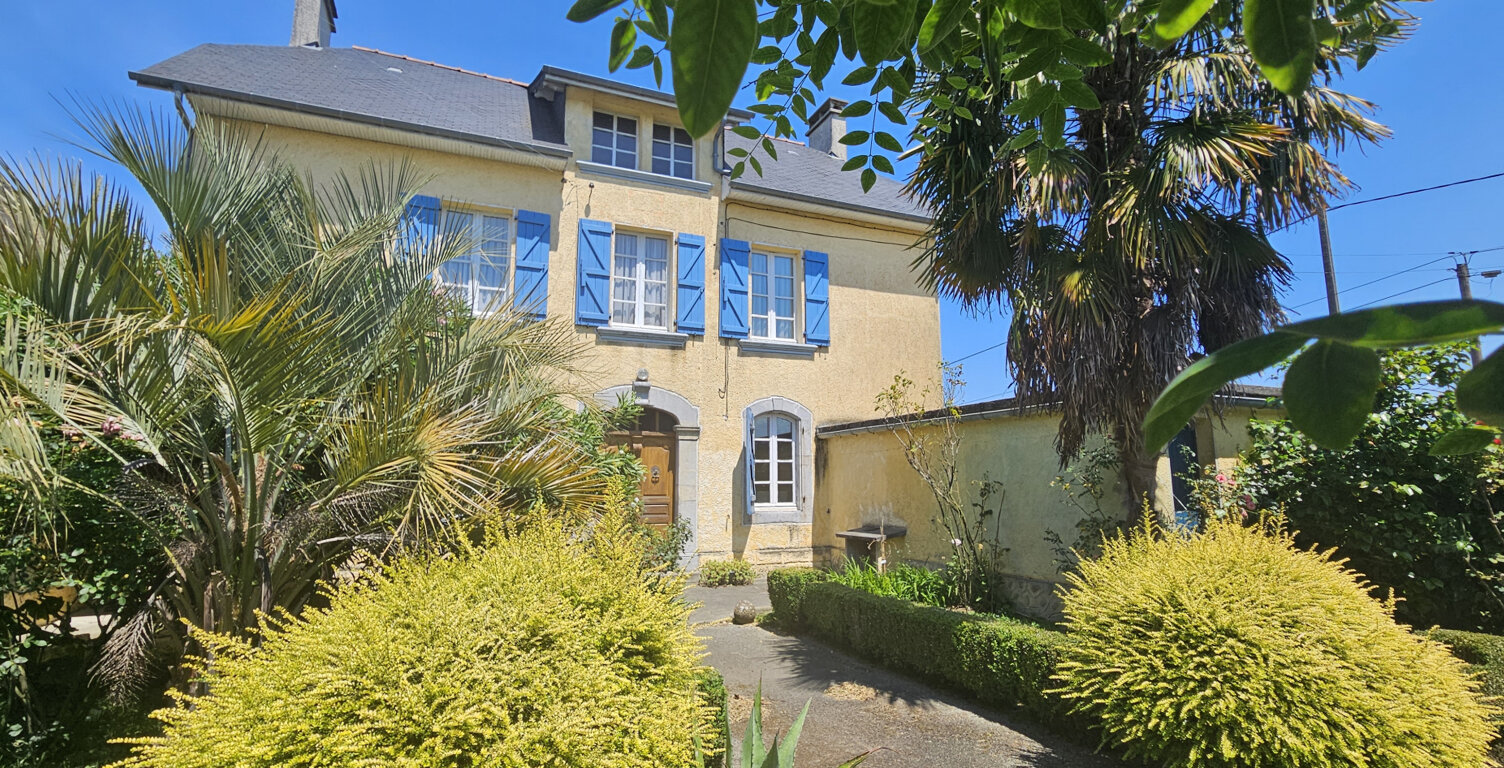 MAISON DE VILLAGES AVEC SES DEPENDANCES — photo 1