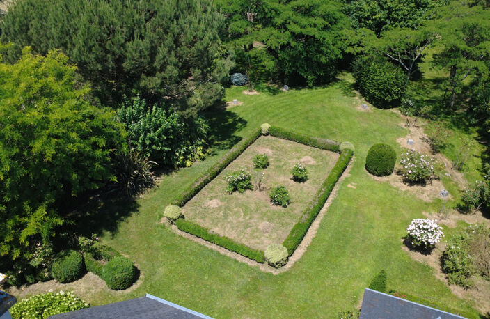 MAISON DE VILLAGES AVEC SES DEPENDANCES — photo 4