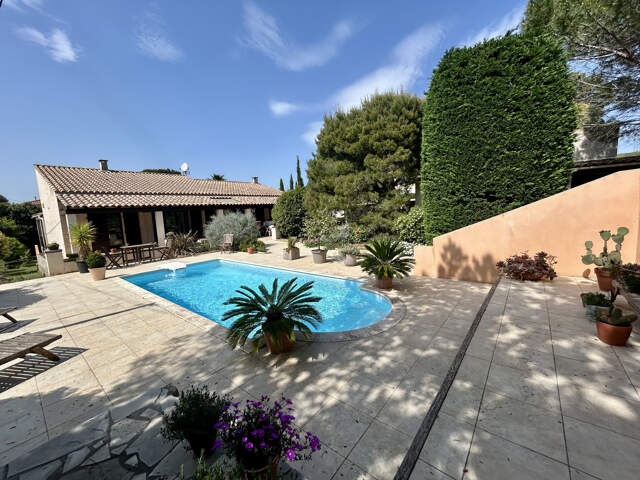 En exclusivité villa plain pied avec piscine dans secteur pr — photo du bien