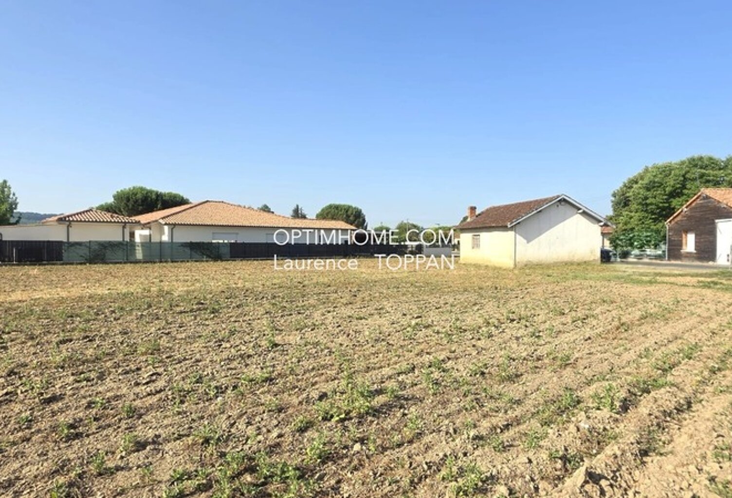 terrain plat avec dépendance à Villeneuve sur Lot — photo 1