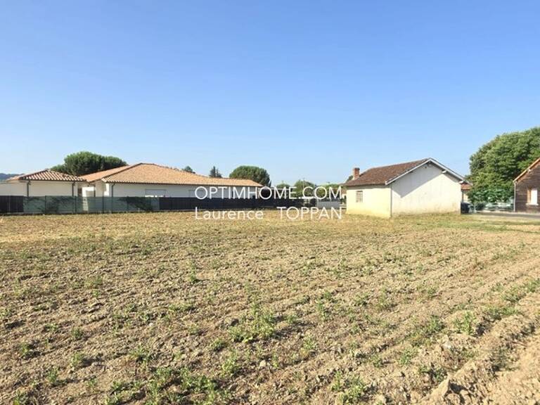 terrain plat avec dépendance à Villeneuve sur Lot — photo 1