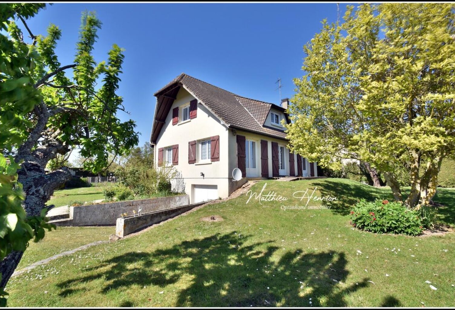 Maison familiale 4 chambres avec vie de plain-pied, sous-sol total et jardin de 1 380 m² — photo 1