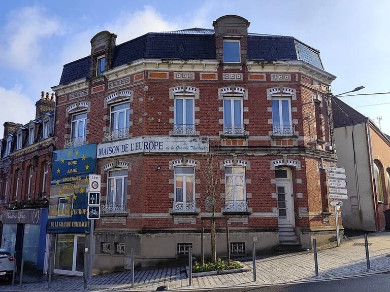 Immeuble de rapport de 257 m² à FOURMIES — photo 1