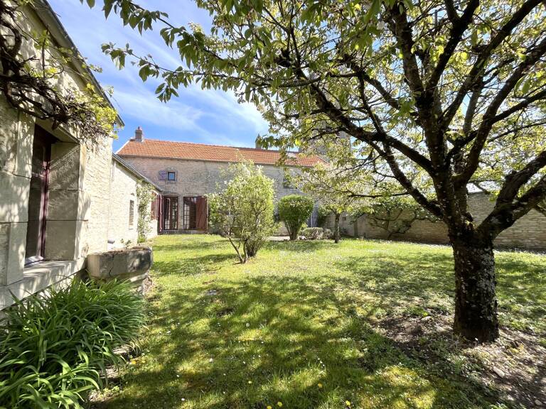30mn Dijon Nord - Ancienne cure réhabilitée avec jardin et éléme — photo 1