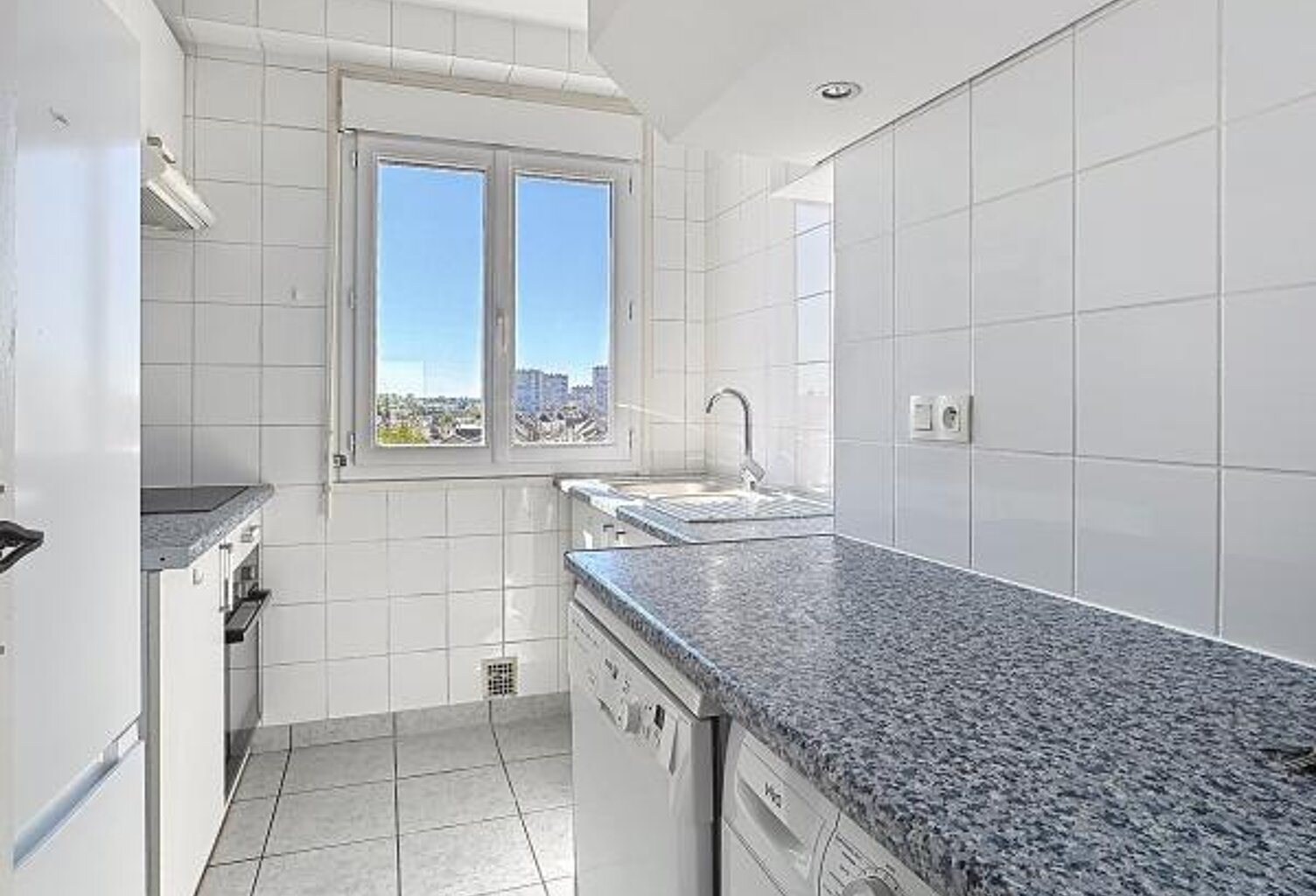 Appartement À Vendre — photo 1