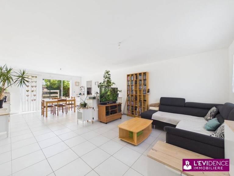 Exclusivité L'Évidence Immobilière : Maison de plain-pied de 2016 avec 4 chambres, garage, terrasse et jardin sans vis-à-vis — photo 1