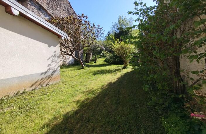 Maison avec dépendances et terrain — photo 3