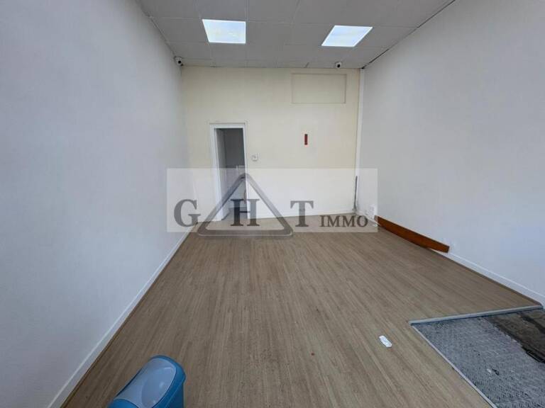 BOUTIQUER A LOUER 30 M² PARIS 20 MENILMONTANT — photo 1