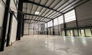 Local industriel  500 m² à louer à Croissy-Beaubourg (77183)