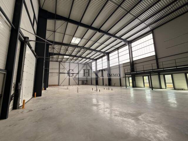 ENTREPÔT BUREAUX 150 M² À LOUER À CROISSY-BEAUBOURG - 13M HSP — photo du bien