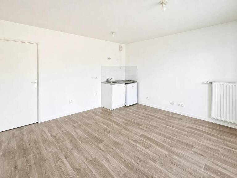 Charmant studio rénové avec parking à Corbeil-Essonnes — photo 1