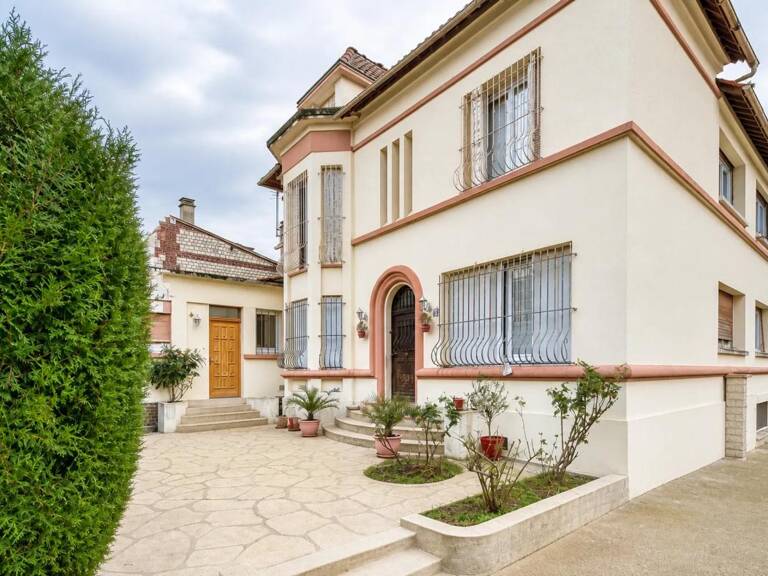 Maison familiale de 10 (8 + 2) pièces à Le Grand-Quevilly — photo 1