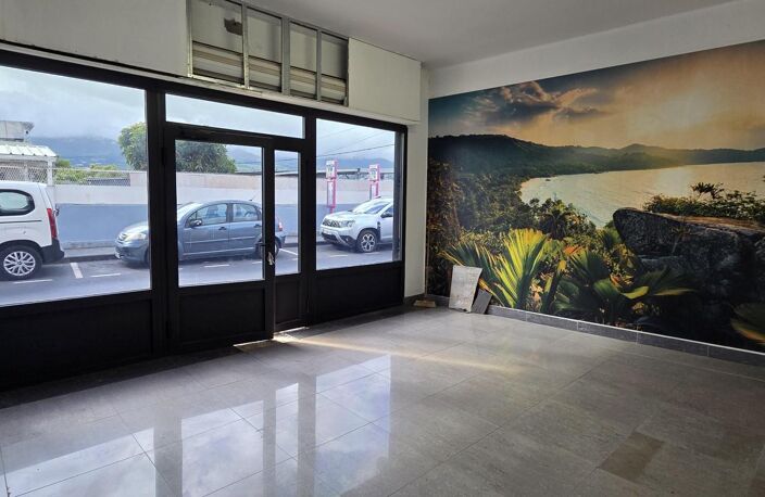 À louer – Local de 120 m² à Saint-Louis — photo 3