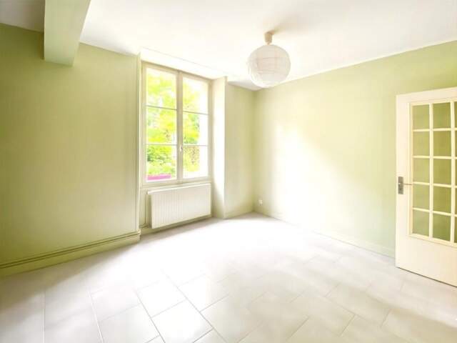 Appartement À Vendre - Plein Cœur Notre-Dame (SOUS OFFRE) — photo du bien
