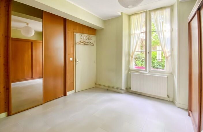 Appartement À Vendre - Plein Cœur Notre-Dame (SOUS OFFRE) — photo 2