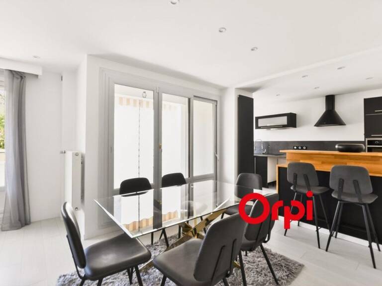 Coup de coeur assuré pour cet appartement entièrement rénové — photo 1