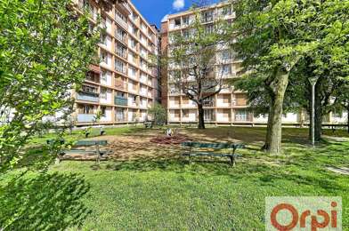 Appartement 4 pièces 275000 €