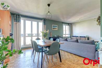 Appartement 4 pièces 275000 €