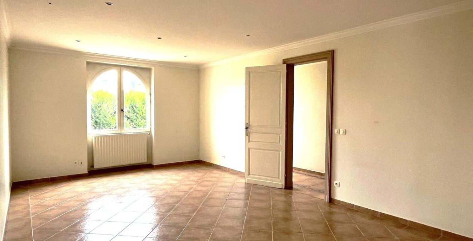   À seulement 10 minutes de DAX – Maison de caractère avec fort potentiel !   — photo 1