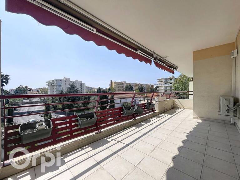 Dernier étage avec ascenseur, terrasse et garage proche plage — photo 1