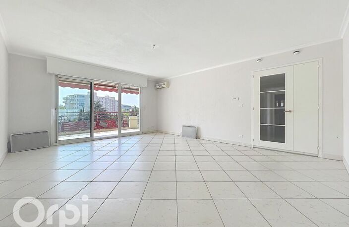 Dernier étage avec ascenseur, terrasse et garage proche plage — photo 2