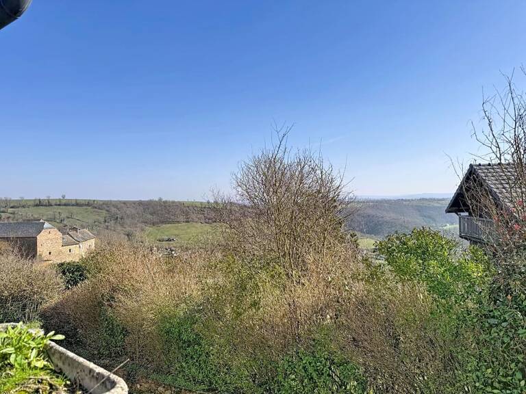 Une maison en pierre, de beaux volumes et plus de 700 m² de terrain : le charme de la campagne aux portes de Rodez ! — photo 1