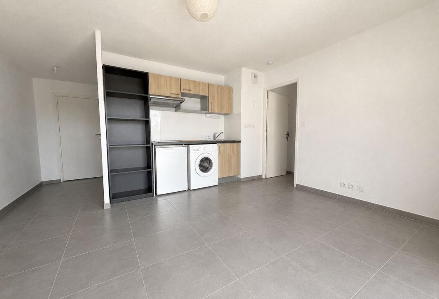 TOURNEFEUILLE – T2 RÉCENT AVEC BALCON ET PARKING EXTÉRIEUR — photo 1