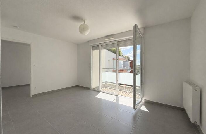 TOURNEFEUILLE – T2 RÉCENT AVEC BALCON ET PARKING EXTÉRIEUR — photo 2