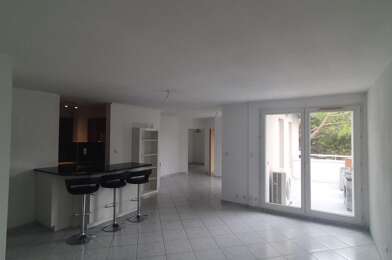Appartement 2 pièces 872 €